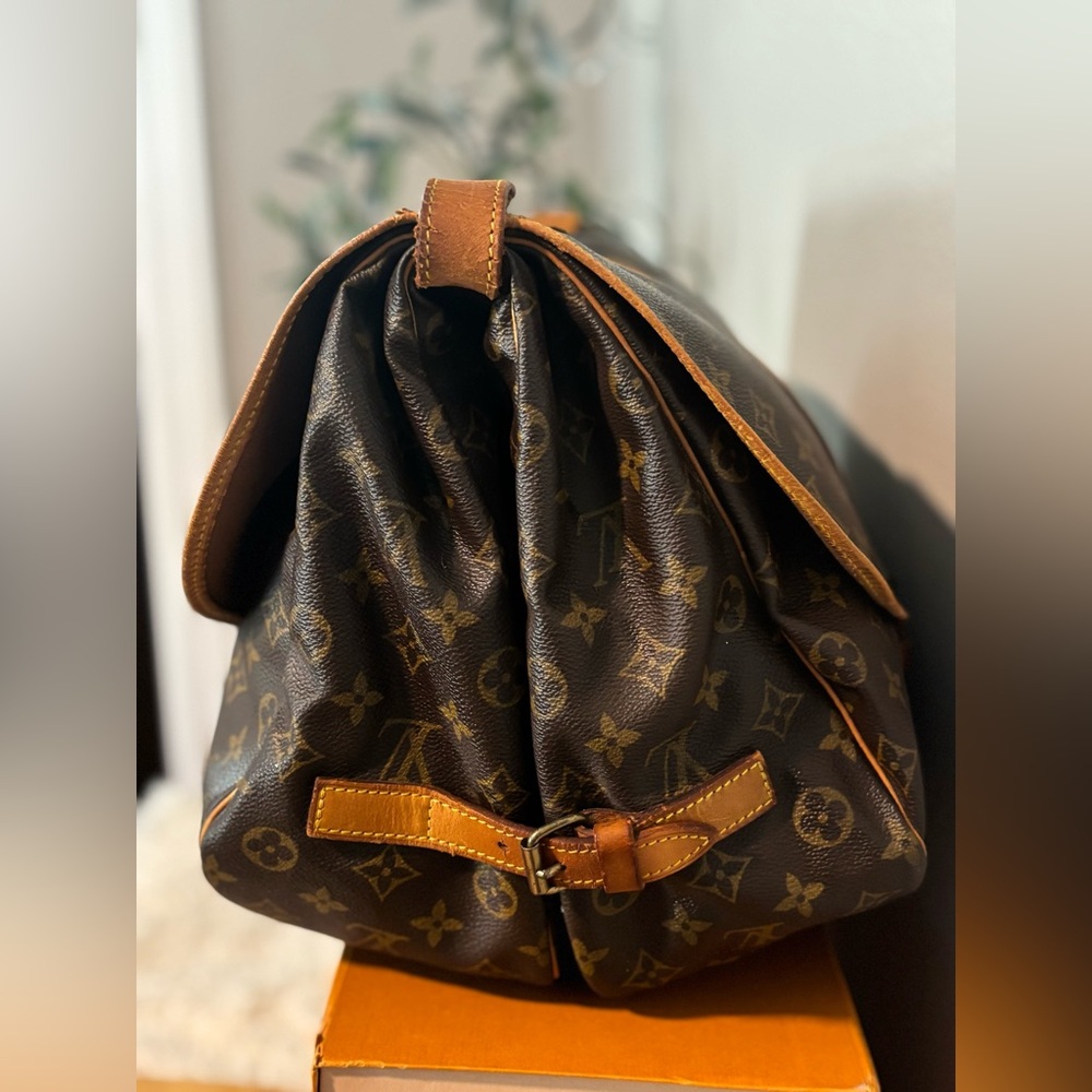Louis Vuitton Saumur 35 Monogram Canvas Bag w/COA, Box & Dust Bag - Picture 7 of 16